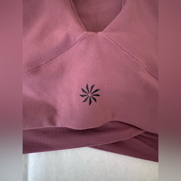 Athleta Conscious Cut Out Crop Rose Yoga Athleisure Size Small - Picture 11 of 11